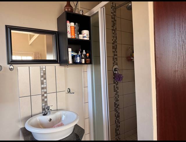 3 BEDROOM TOWNHOUSE FOR SALE IN WATERVAL EAST